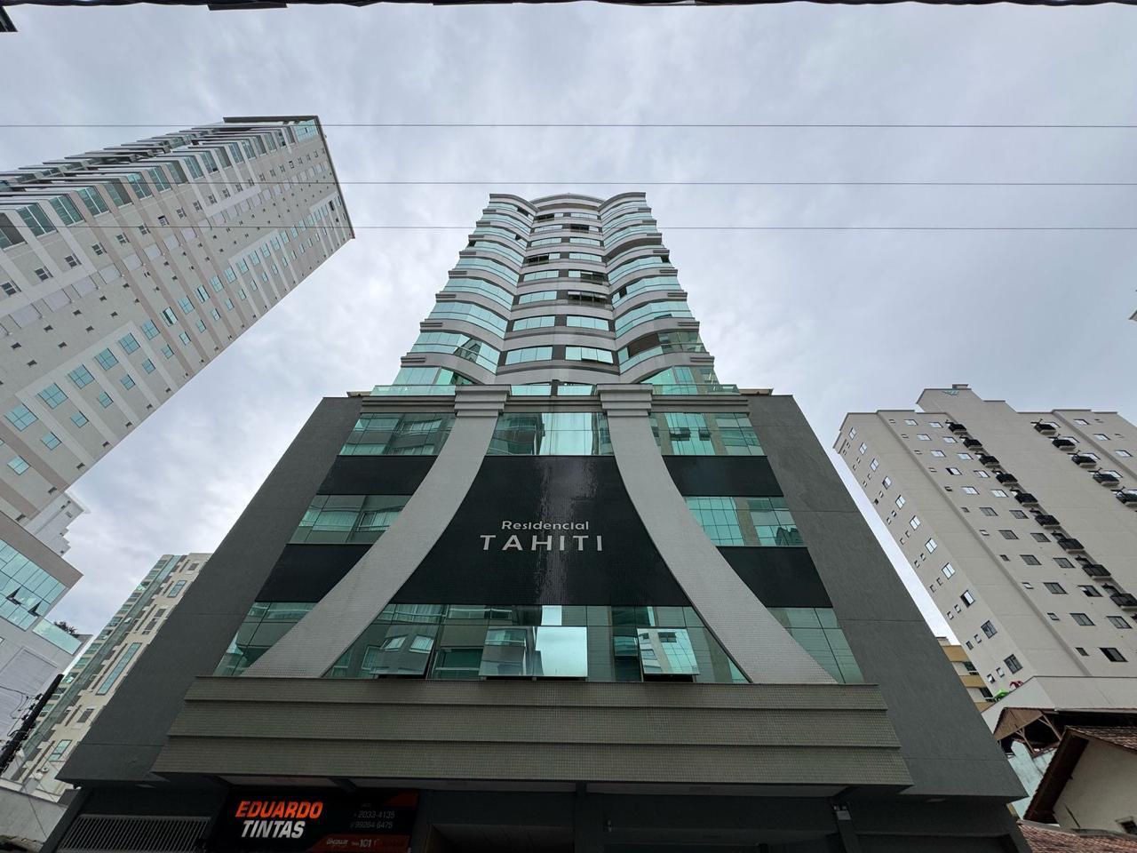Apartamento com 3 dormitórios (3 suítes) à venda em Meia Praia, Itapema — Tahiti — imagem de fundo da galeria