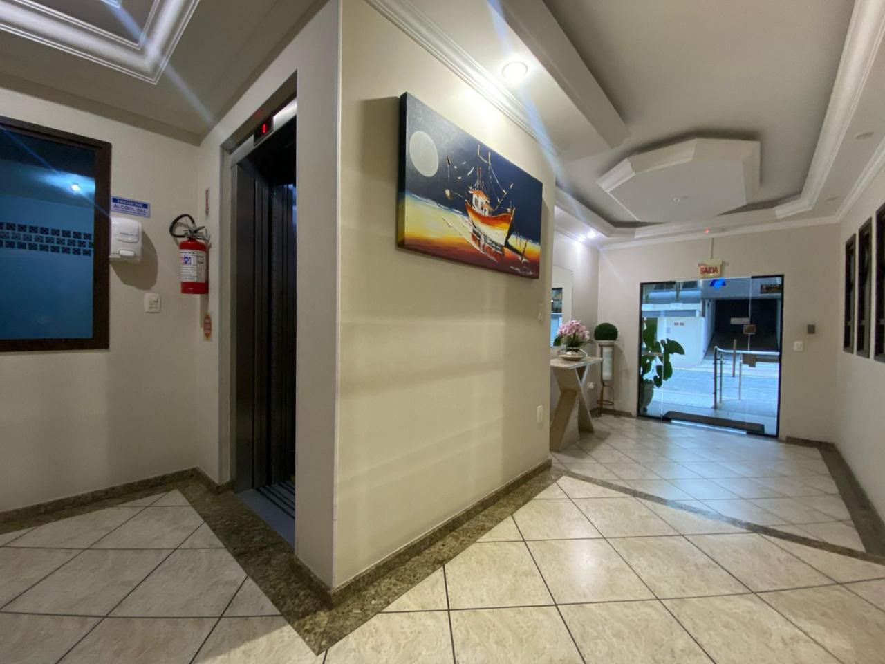 Apartamento com 3 dormitórios (1 suíte) à venda em Meia Praia, Itapema — Napoli — ambiente 3
