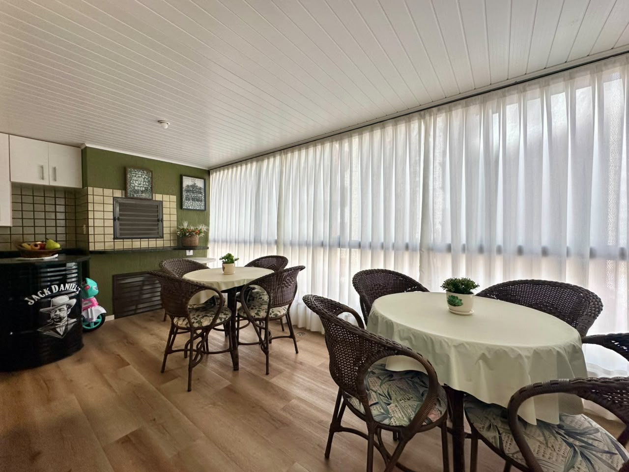 Apartamento com 3 dormitórios (1 suíte) à venda em Meia Praia, Itapema — Napoli — ambiente 10