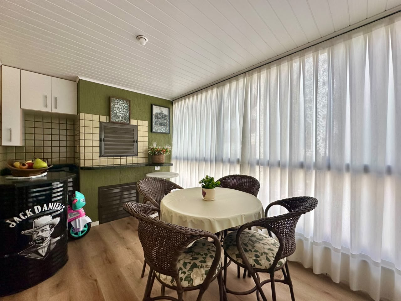 Apartamento com 3 dormitórios (1 suíte) à venda em Meia Praia, Itapema — Napoli — ambiente 11